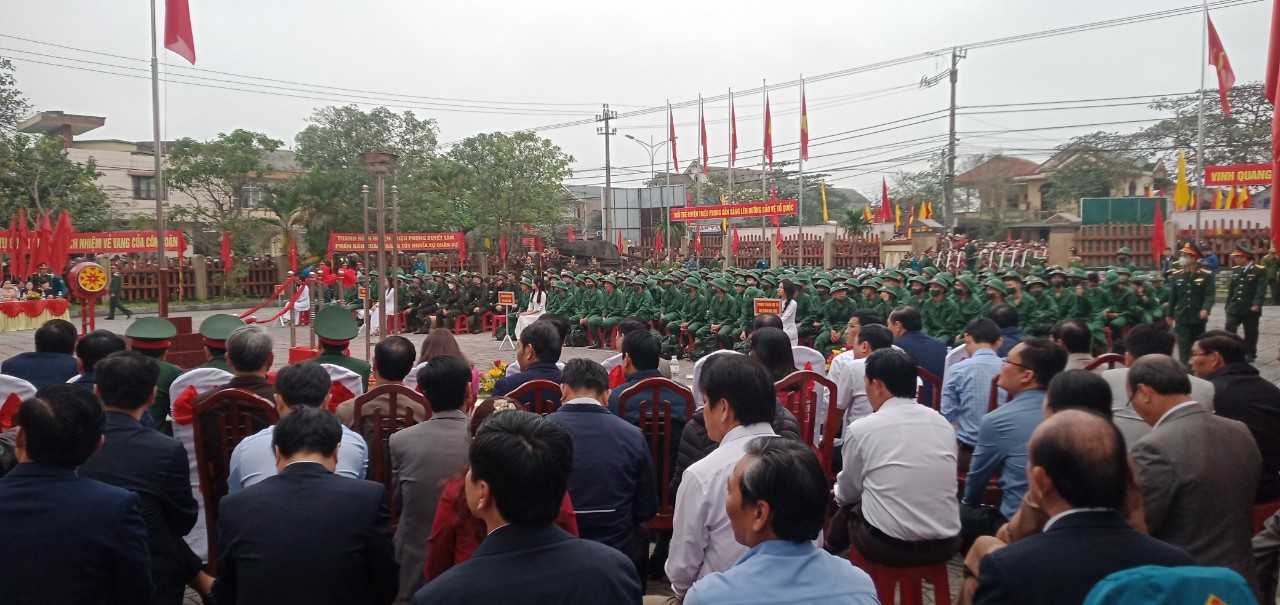 Hình ảnh tại Lễ giao nhận quân tại Trung tâm văn hóa huyện Triệu Phong